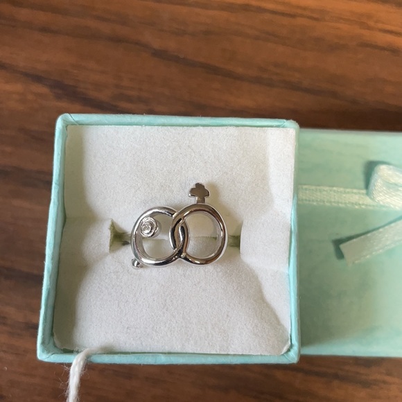 Ring - Picture 2 of 3